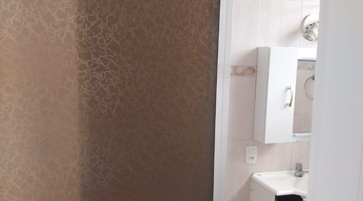 1afe075f-0810-4609-a5f6-b85f277bd75c